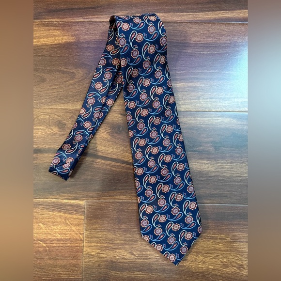 JOS A. BANK Silk Navy Paisley Design Tie Made In Italy - Picture 3 of 10